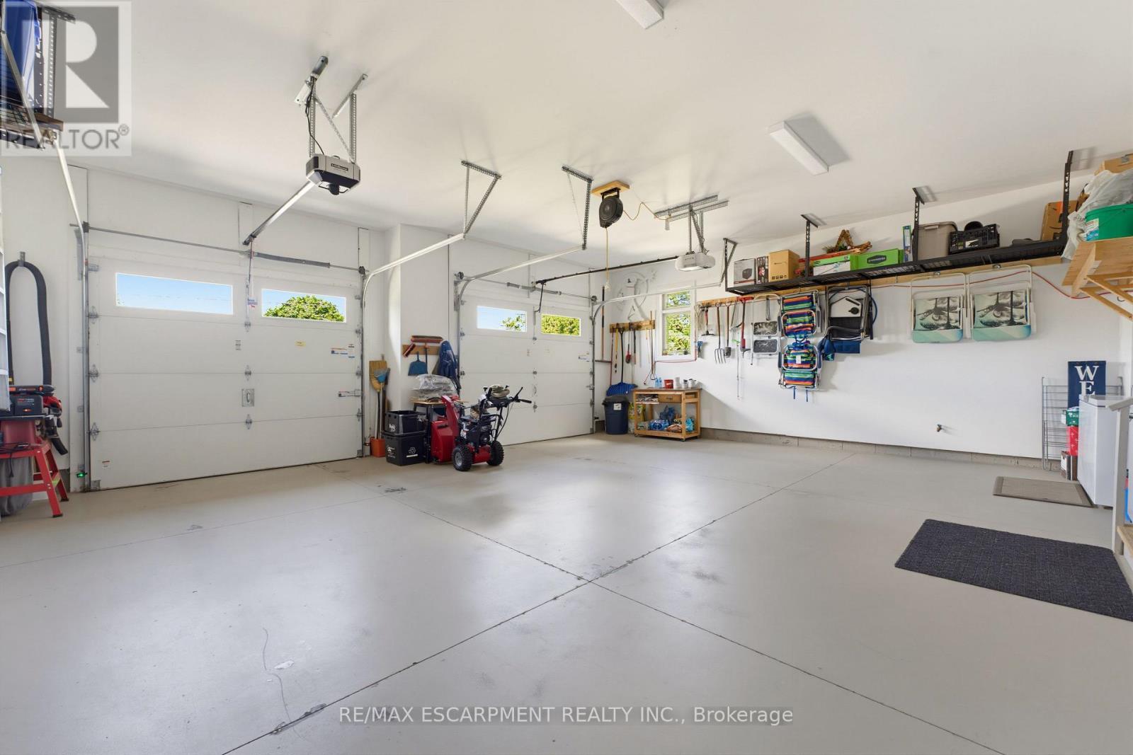 60 Donjon Boulevard, Norfolk, ON - Indoor Photo Showing Garage