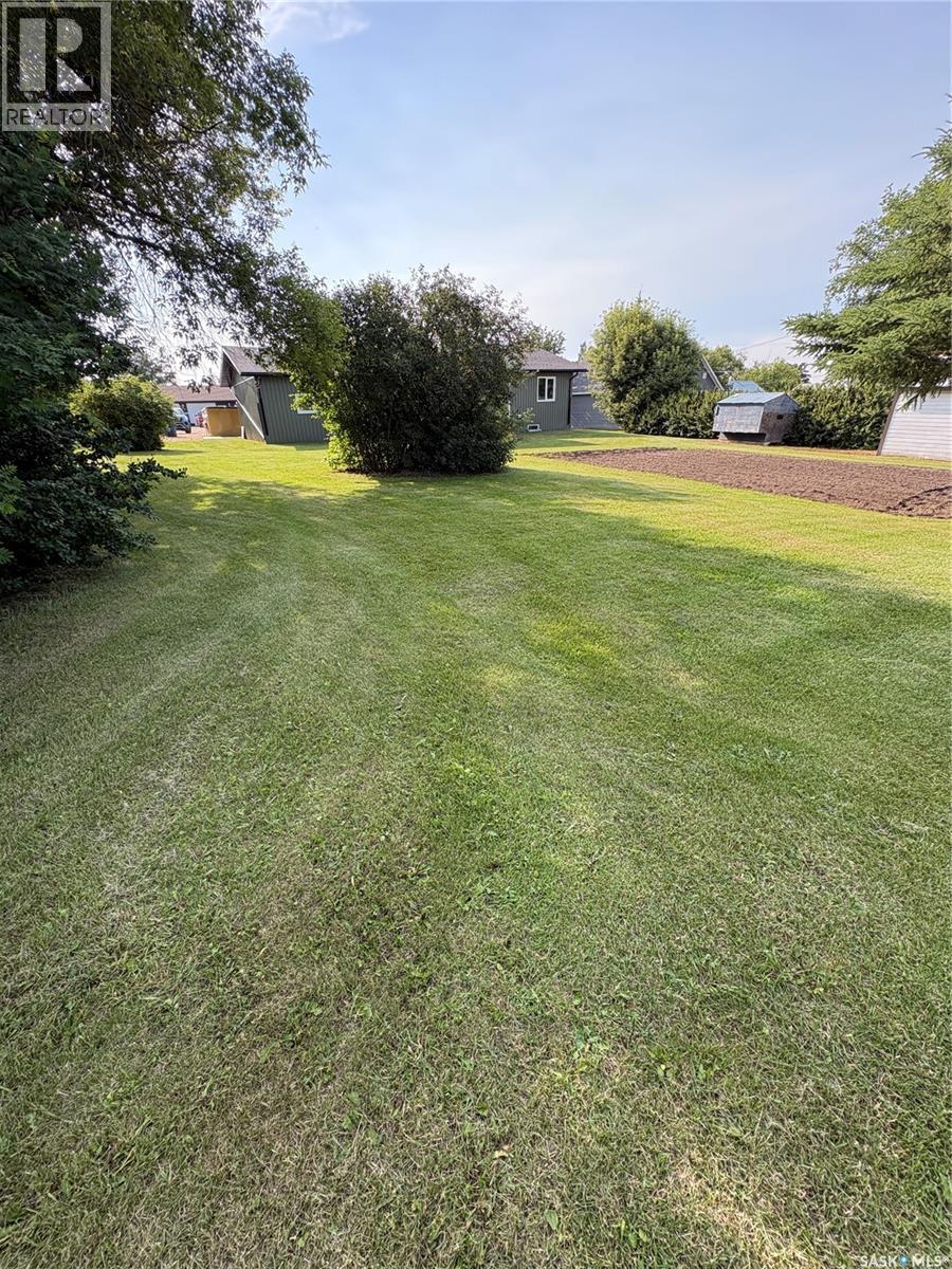 204 Birch Street, Kelvington, SK - Outdoor