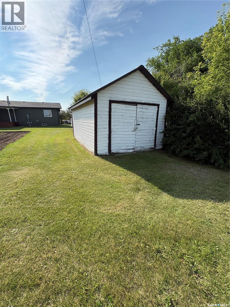 204 Birch Street, Kelvington, SK - Outdoor