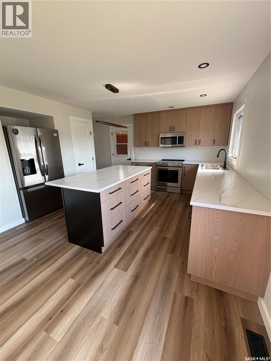 204 Birch Street, Kelvington, SK - Indoor Photo Showing Kitchen