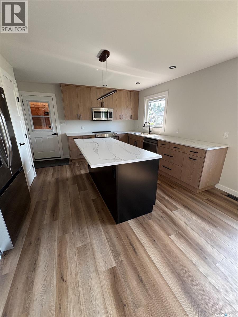 204 Birch Street, Kelvington, SK - Indoor Photo Showing Kitchen