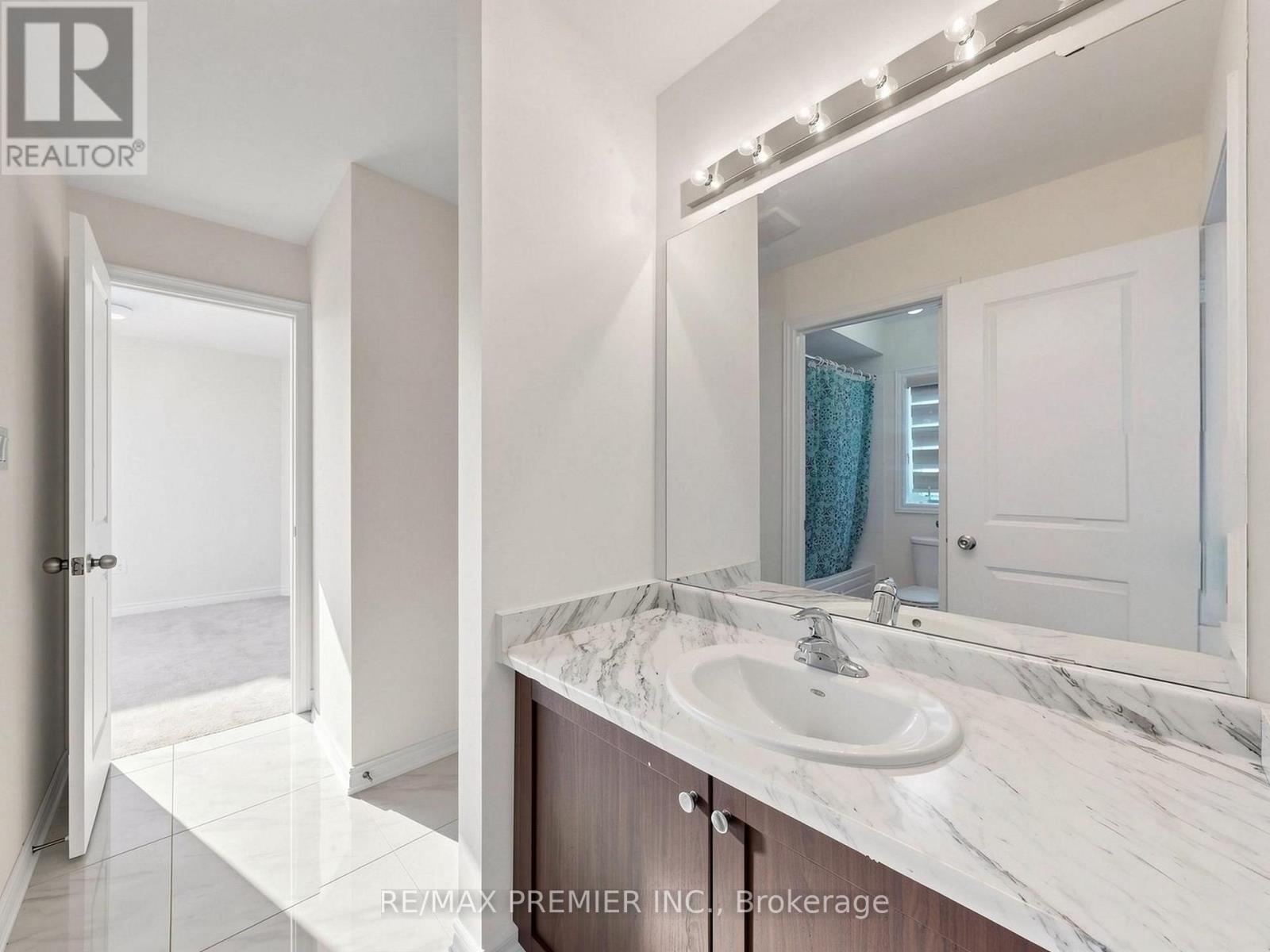 380 Leanne Lane, Shelburne, ON - Indoor Photo Showing Bathroom