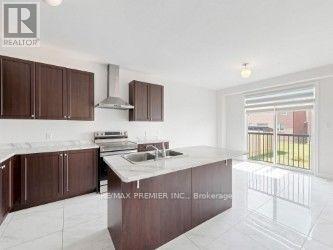 380 Leanne Lane, Shelburne, ON - Indoor Photo Showing Kitchen