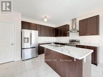 380 Leanne Lane, Shelburne, ON - Indoor Photo Showing Kitchen