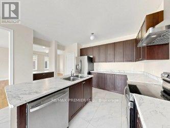 380 Leanne Lane, Shelburne, ON - Indoor Photo Showing Kitchen With Double Sink