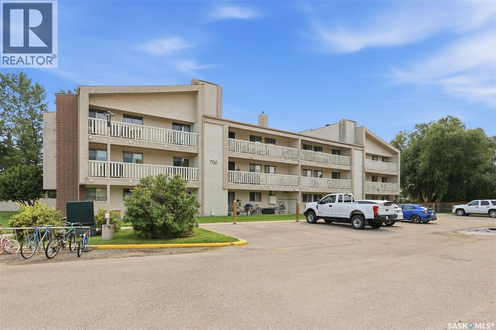 717 310 Stillwater Drive, Saskatoon, SK - Outdoor