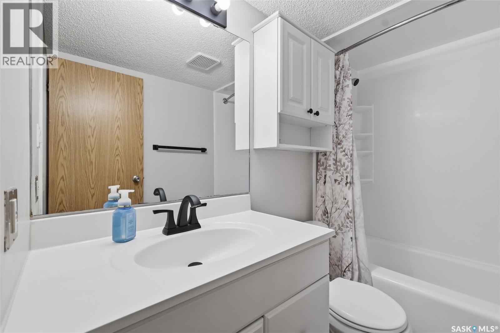 717 310 Stillwater Drive, Saskatoon, SK - Indoor Photo Showing Bathroom