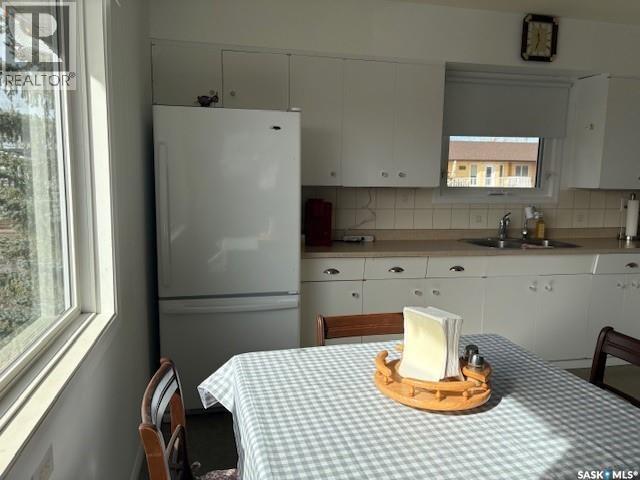 211 Throne Street, Sceptre, SK - Indoor Photo Showing Kitchen With Double Sink