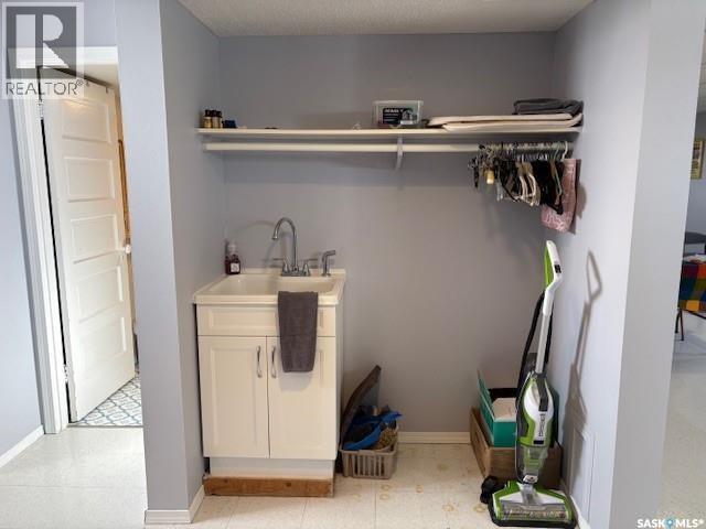 211 Throne Street, Sceptre, SK - Indoor With Storage