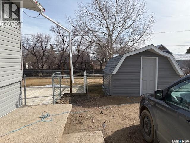 211 Throne Street, Sceptre, SK - Outdoor With Exterior