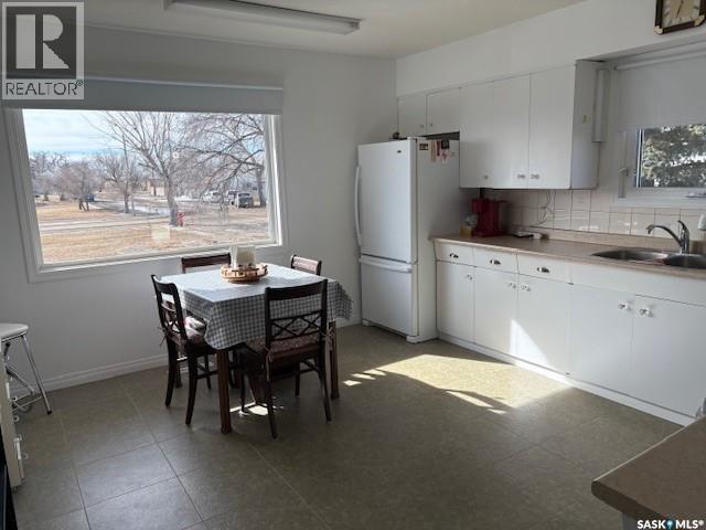 211 Throne Street, Sceptre, SK - Indoor Photo Showing Other Room