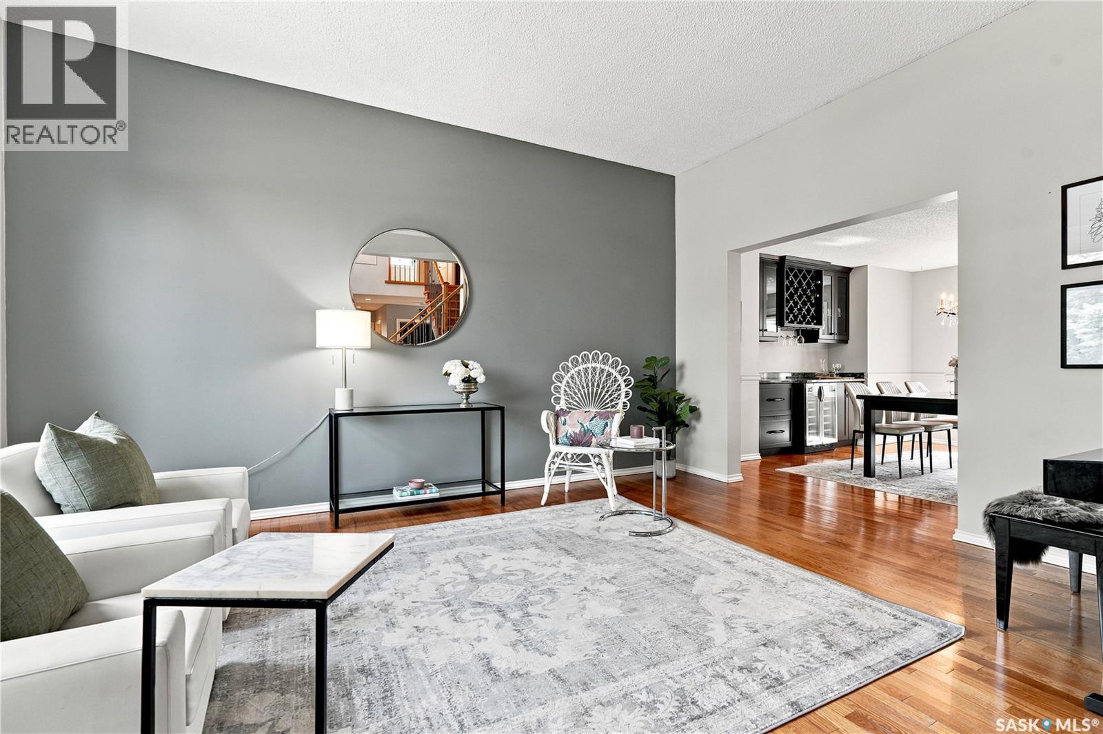 431 Rogers Court, Saskatoon, SK - Indoor Photo Showing Living Room