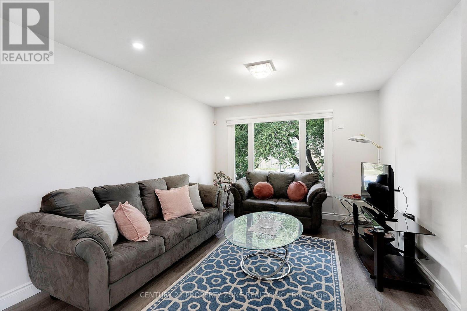 137 Nickolas Crescent, Cambridge, ON - Indoor Photo Showing Living Room