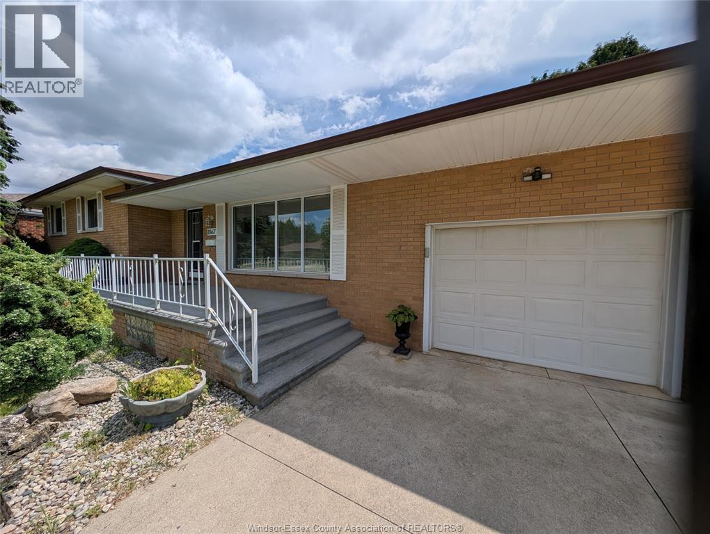 1867 Kent, Windsor, ON - Outdoor