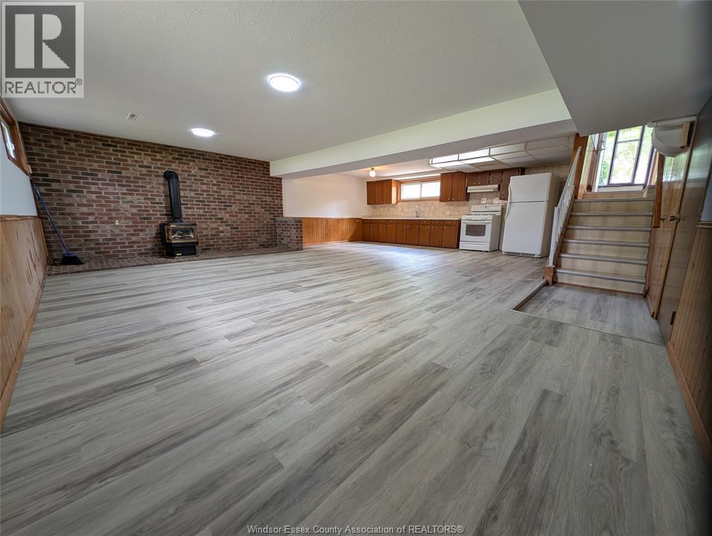 1867 Kent, Windsor, ON - Indoor Photo Showing Other Room