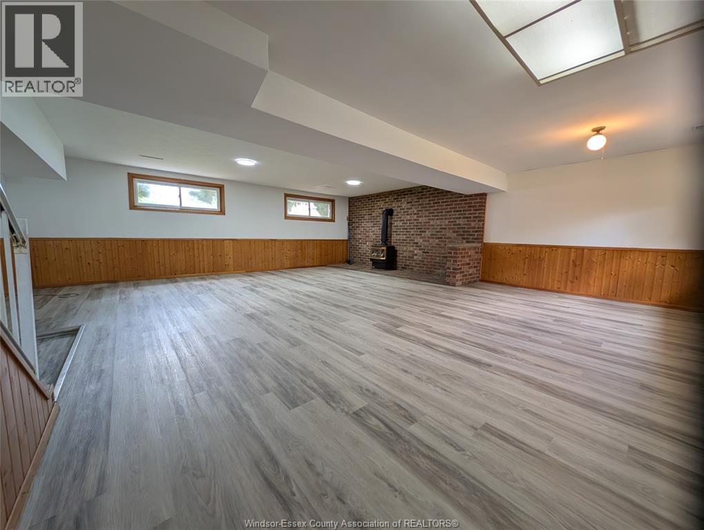 1867 Kent, Windsor, ON - Indoor