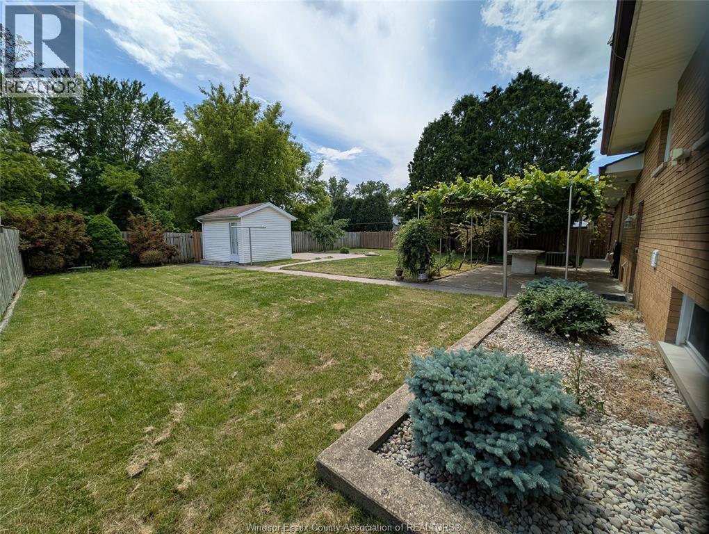 1867 Kent, Windsor, ON - Outdoor