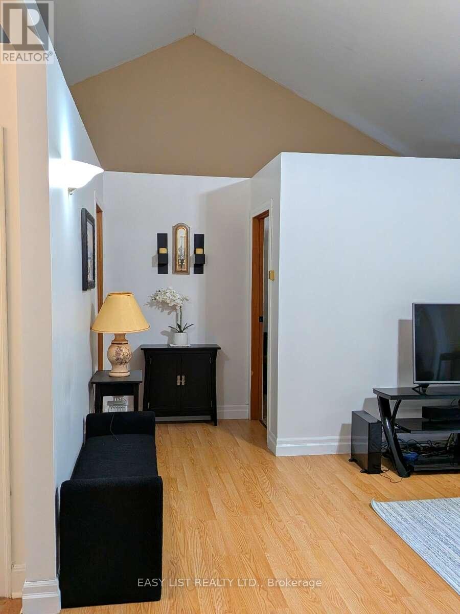 2135 Champlain Road, Tiny, ON - Indoor