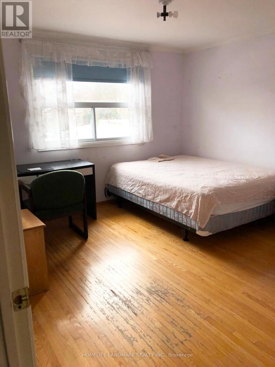 105 Whitehorn Crescent, Toronto, ON - Indoor Photo Showing Bedroom