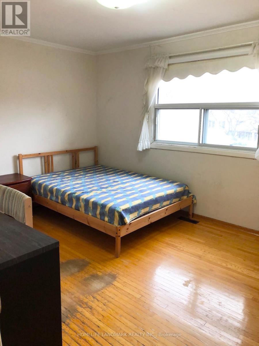 105 Whitehorn Crescent, Toronto, ON - Indoor Photo Showing Bedroom