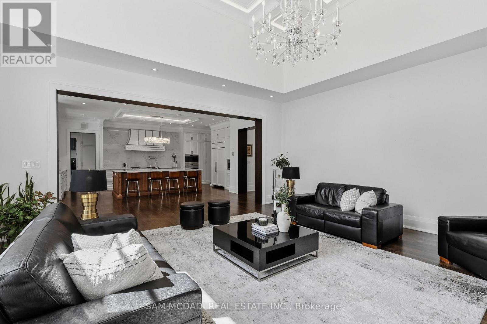 1342 Nocturne Court, Mississauga, ON - Indoor Photo Showing Living Room