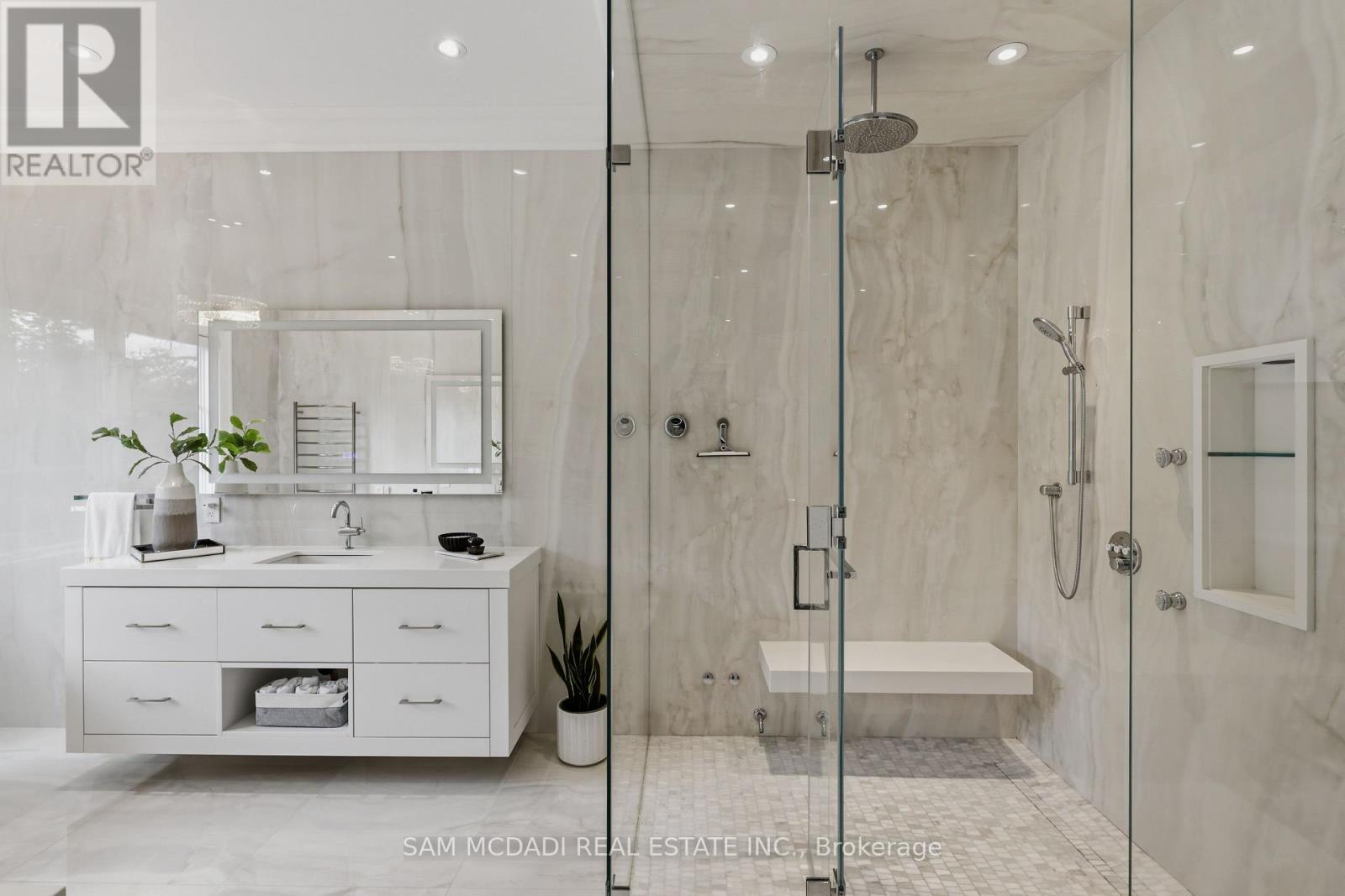 1342 Nocturne Court, Mississauga, ON - Indoor Photo Showing Bathroom