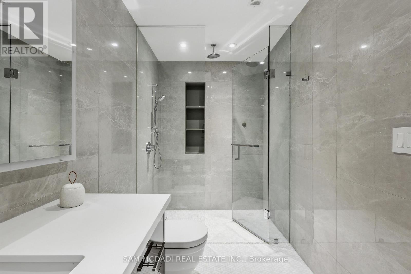 1342 Nocturne Court, Mississauga, ON - Indoor Photo Showing Bathroom