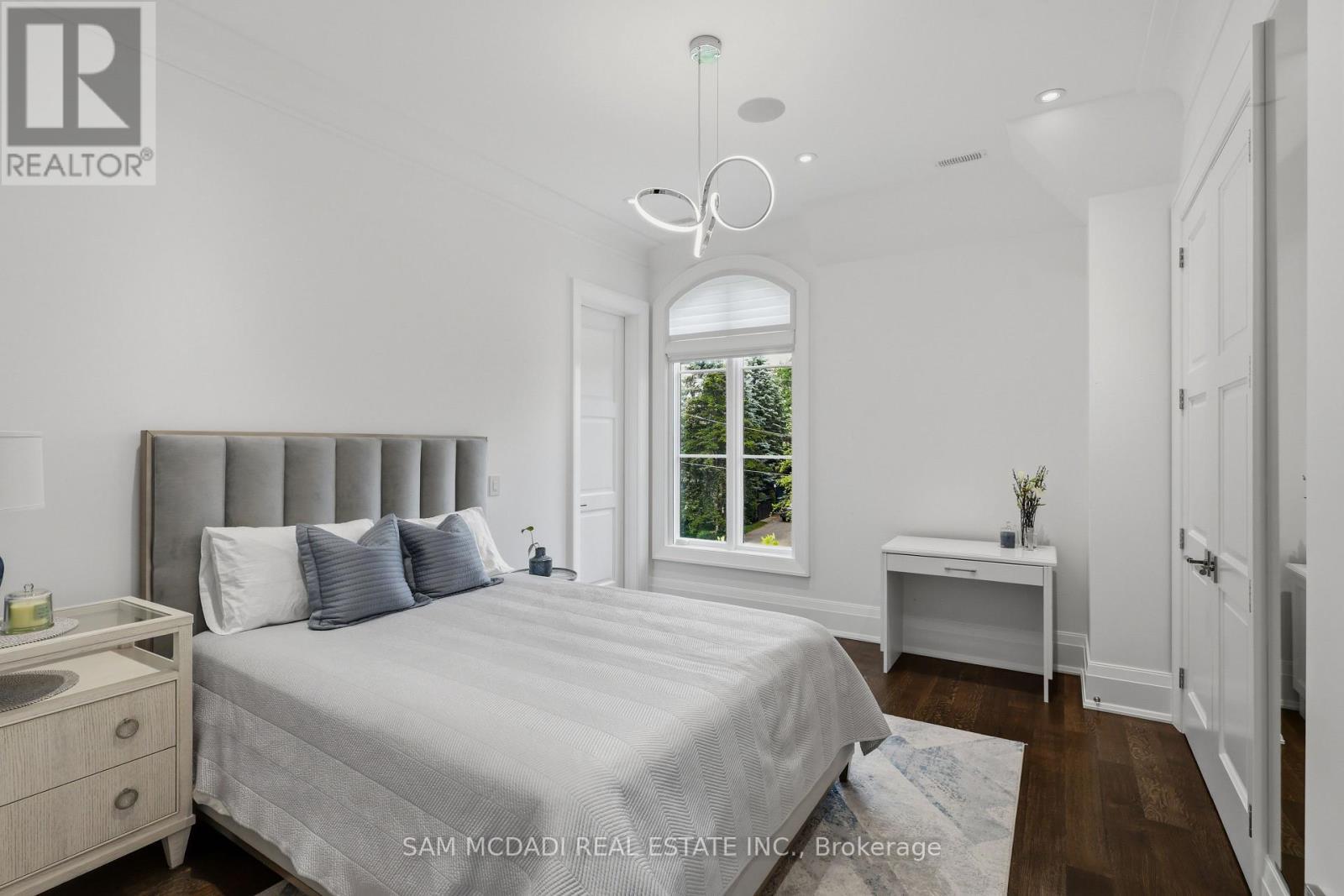 1342 Nocturne Court, Mississauga, ON - Indoor Photo Showing Bedroom
