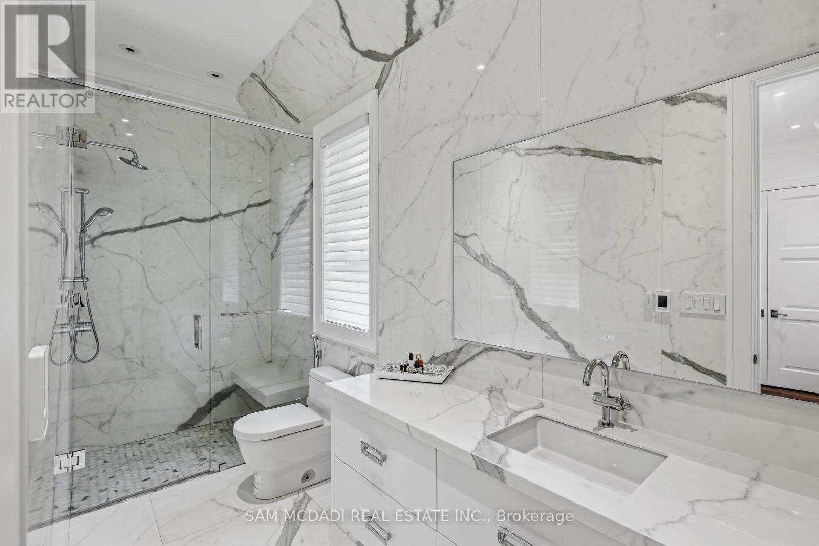 1342 Nocturne Court, Mississauga, ON - Indoor Photo Showing Bathroom