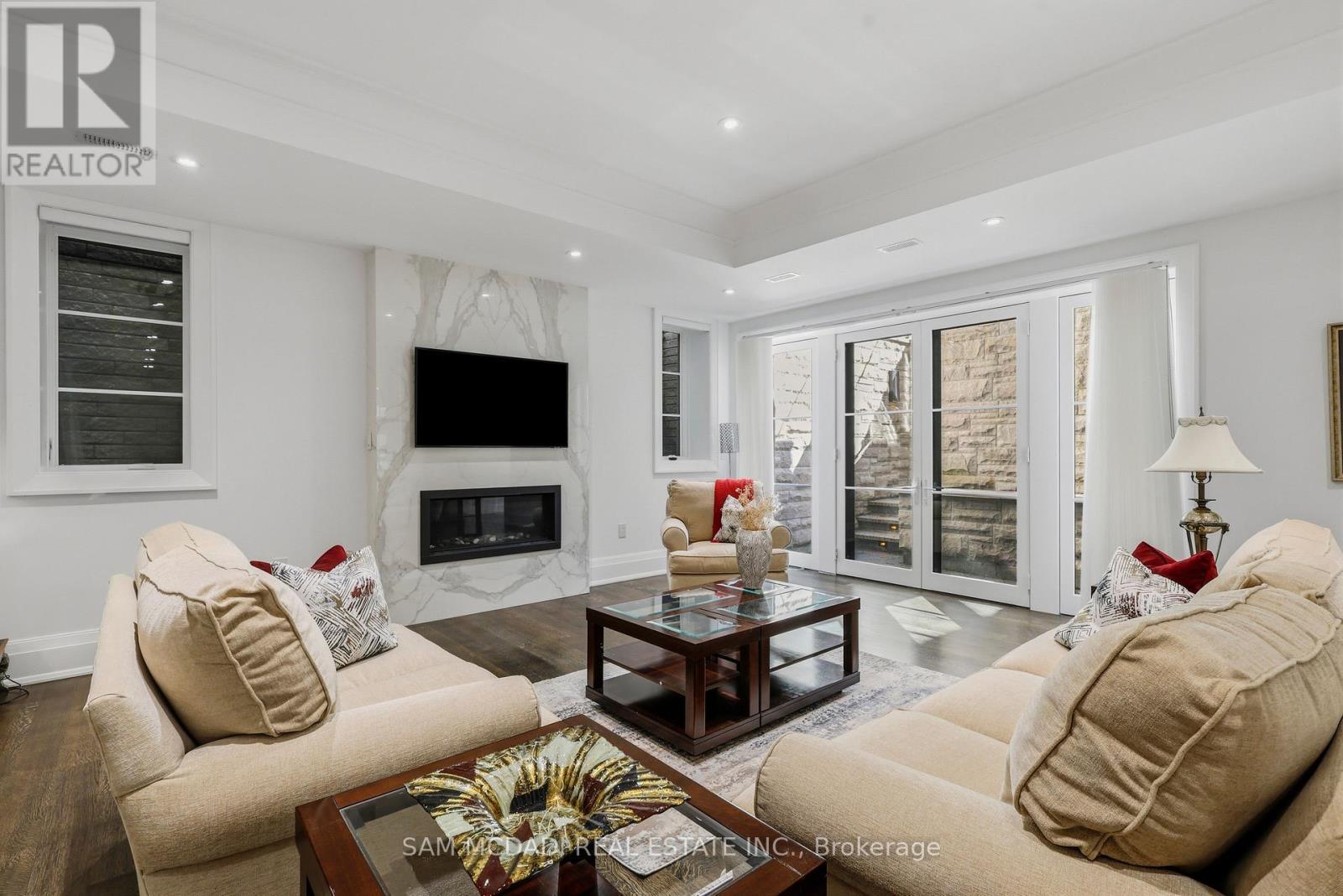 1342 Nocturne Court, Mississauga, ON - Indoor Photo Showing Living Room With Fireplace