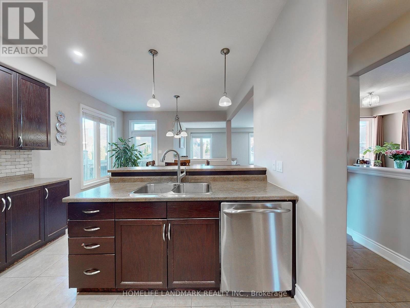 73 Graihawk Drive, Barrie, ON - Indoor Photo Showing Kitchen With Double Sink