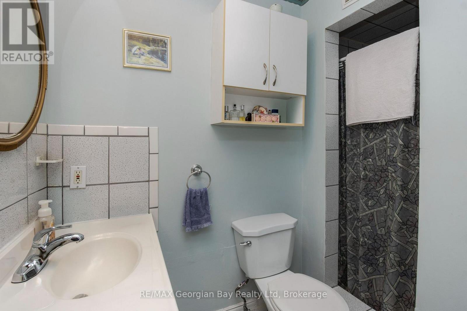 3 Brookside Drive, Tiny, ON - Indoor Photo Showing Bathroom