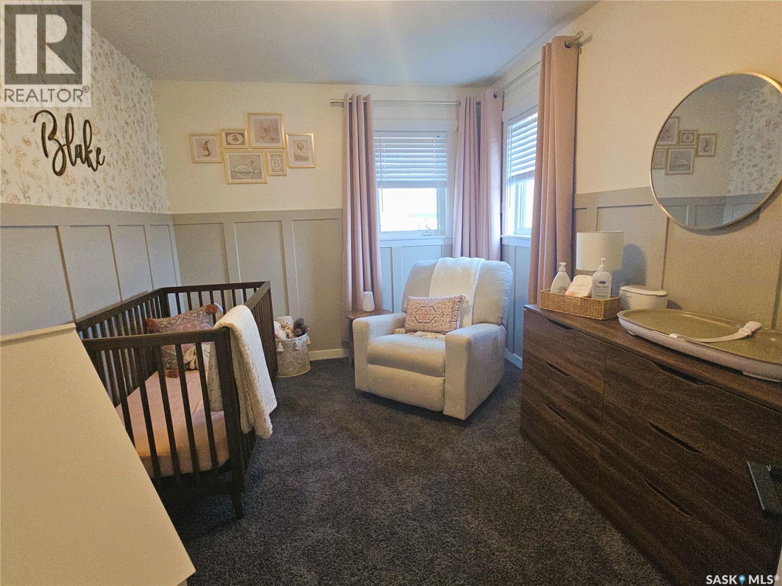 652 Ells Crescent, Saskatoon, SK - Indoor Photo Showing Bedroom