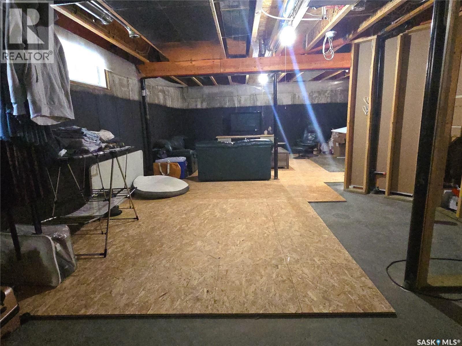 652 Ells Crescent, Saskatoon, SK - Indoor Photo Showing Basement