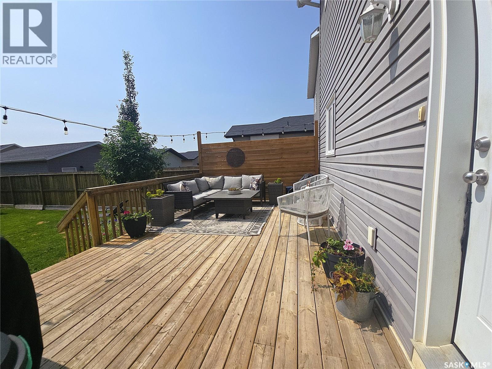652 Ells Crescent, Saskatoon, SK - Outdoor With Deck Patio Veranda With Exterior