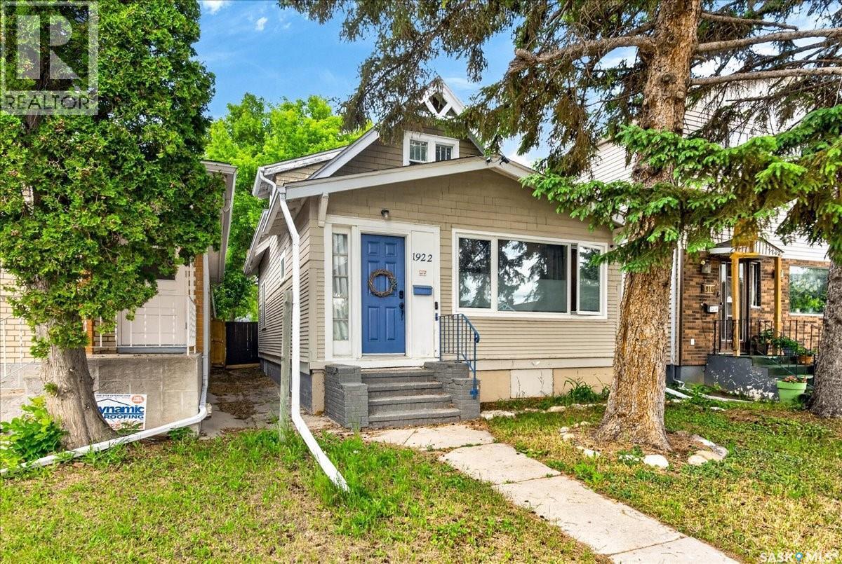 1922 Atkinson Street, Regina, SK - Outdoor