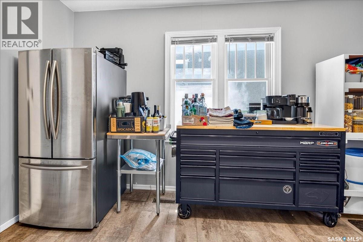 1922 Atkinson Street, Regina, SK - Indoor