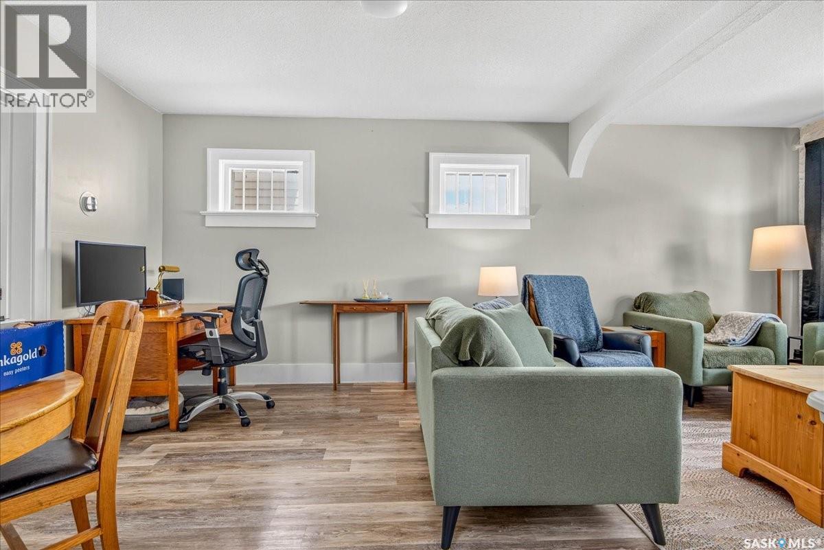 1922 Atkinson Street, Regina, SK - Indoor