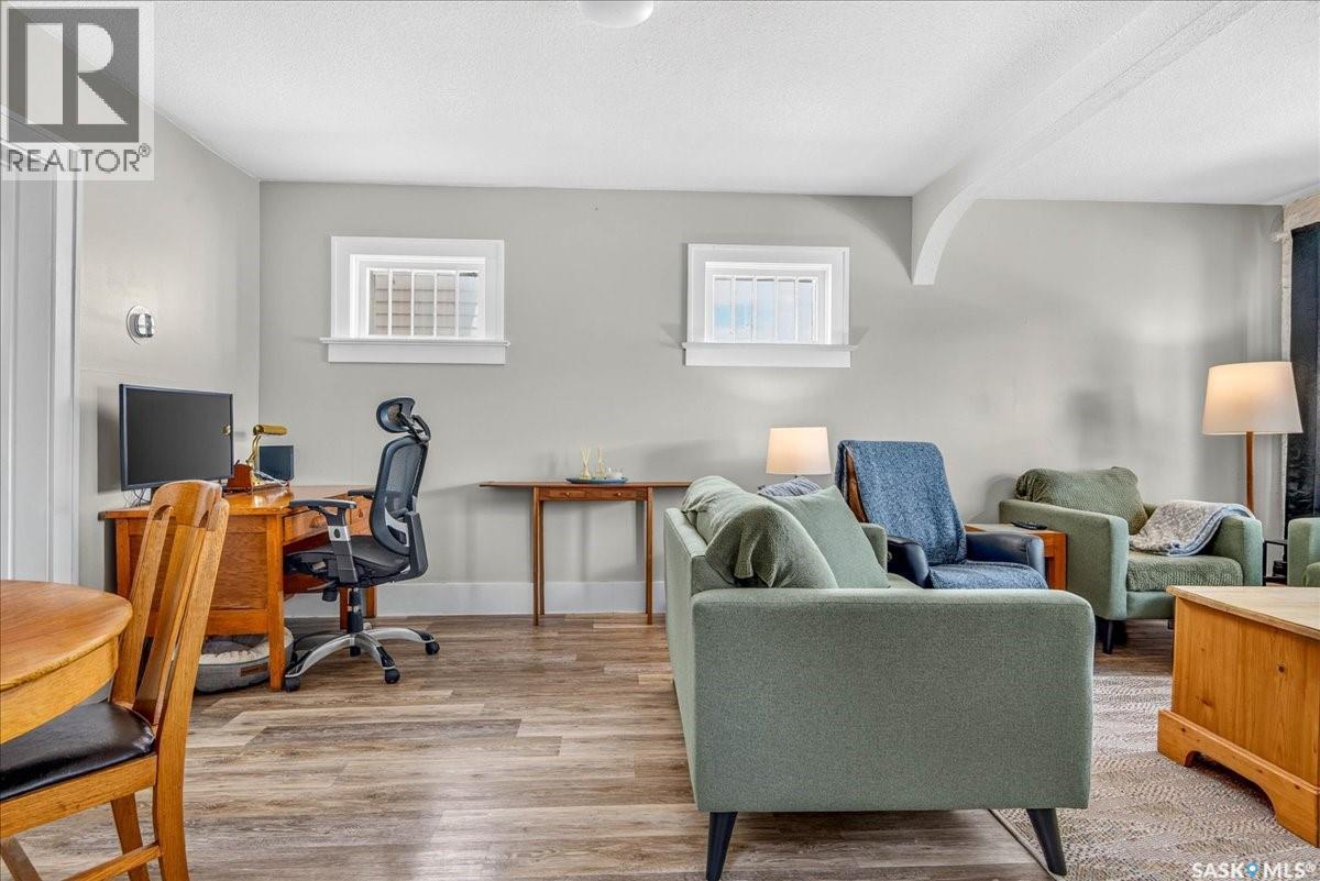 1922 Atkinson Street, Regina, SK - Indoor