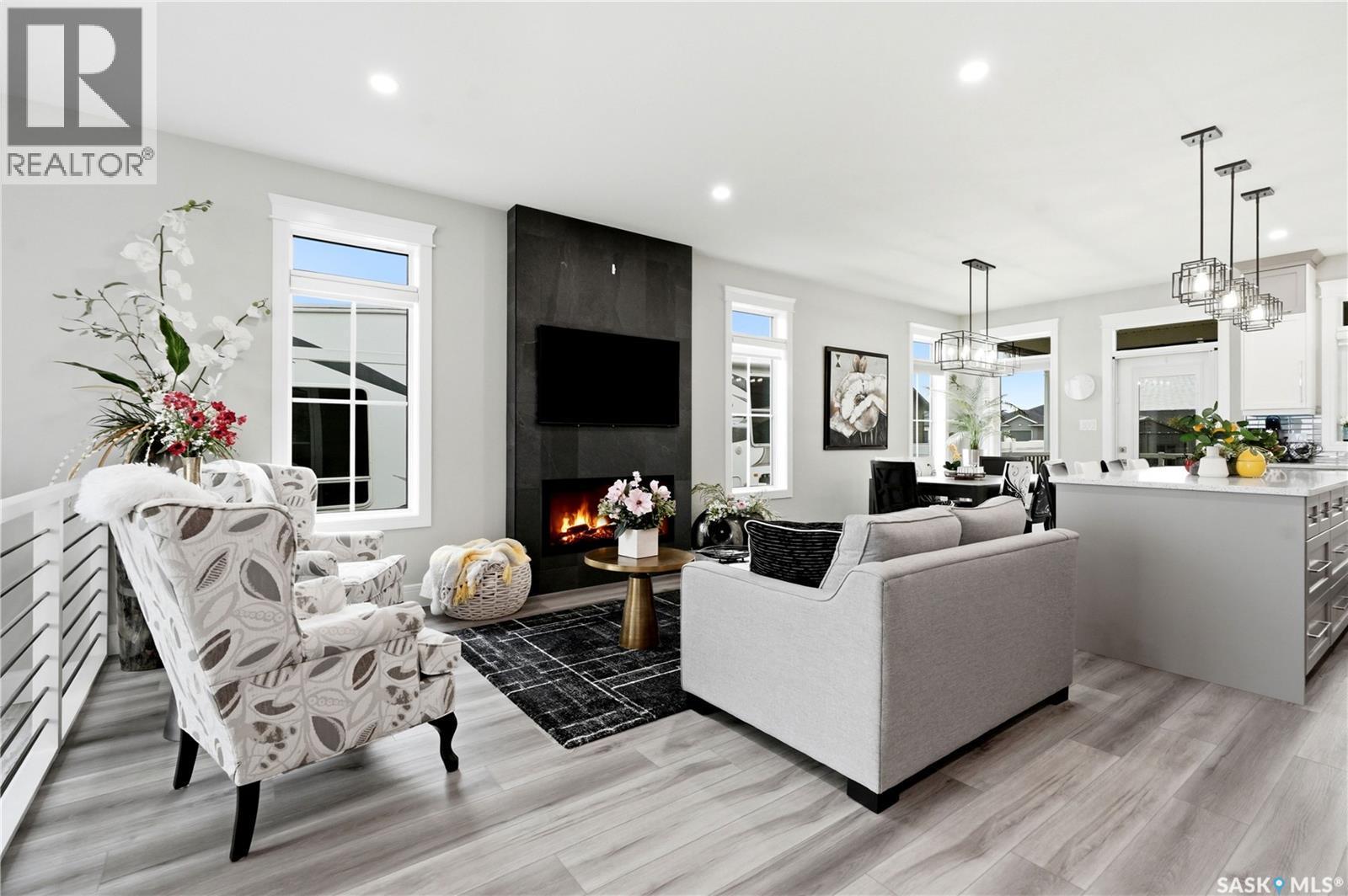 701 Casper Crescent, Warman, SK - Indoor Photo Showing Living Room