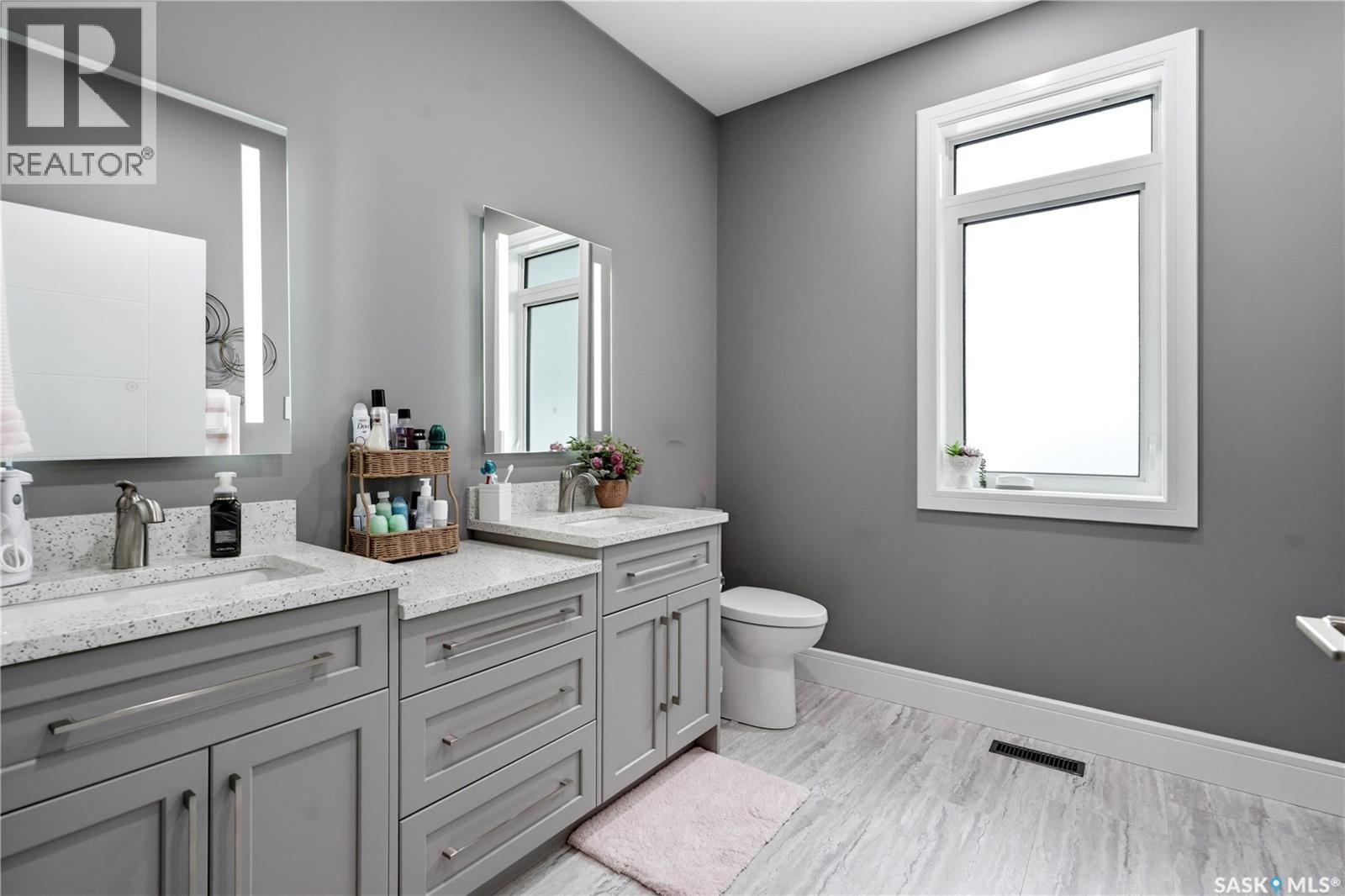 701 Casper Crescent, Warman, SK - Indoor Photo Showing Bathroom