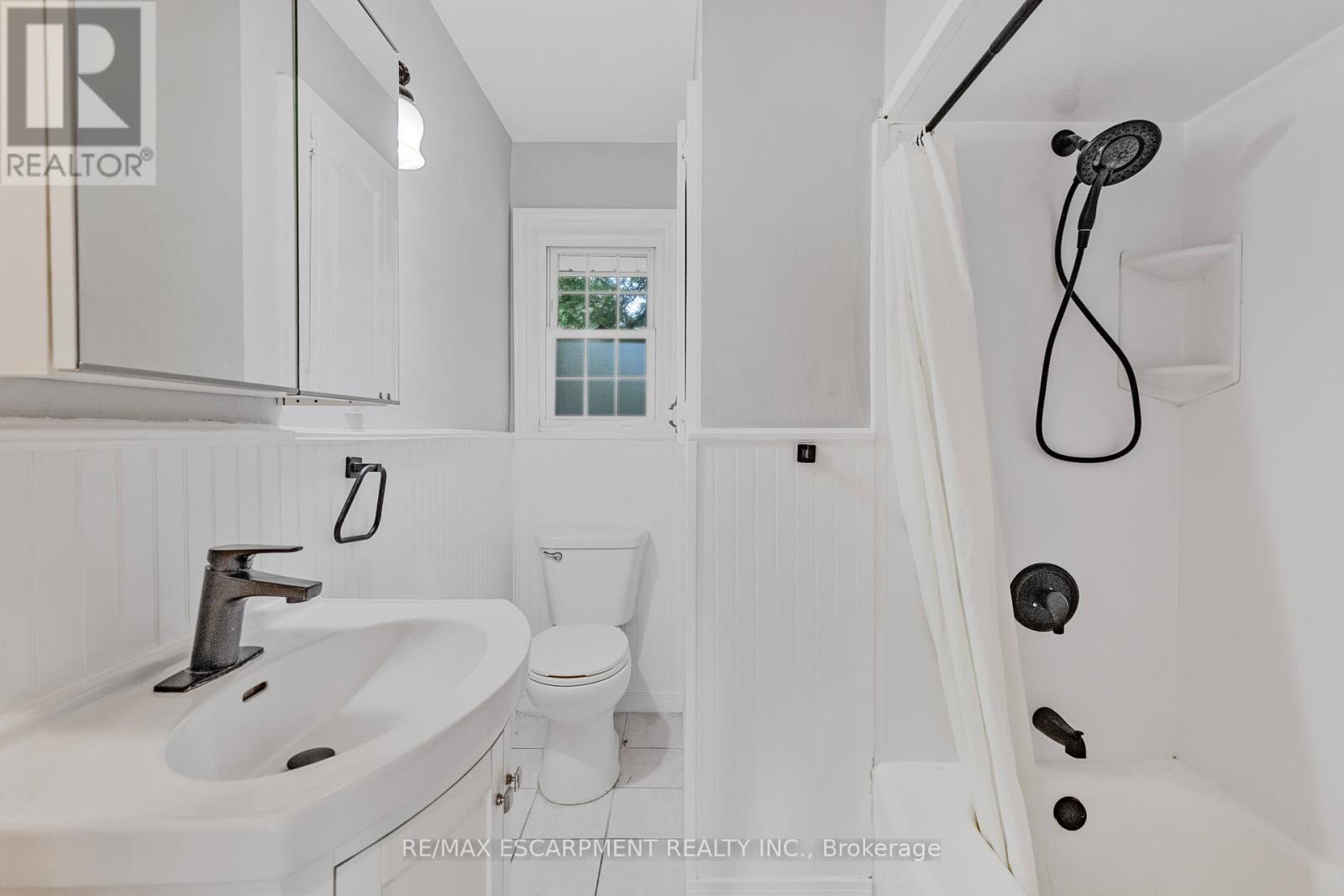 Main - 71 Organ Crescent, Hamilton, ON - Indoor Photo Showing Bathroom