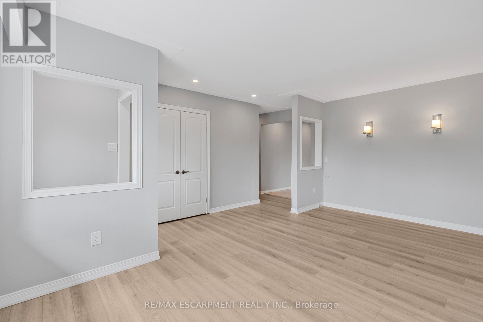 Main - 71 Organ Crescent, Hamilton, ON - Indoor Photo Showing Other Room