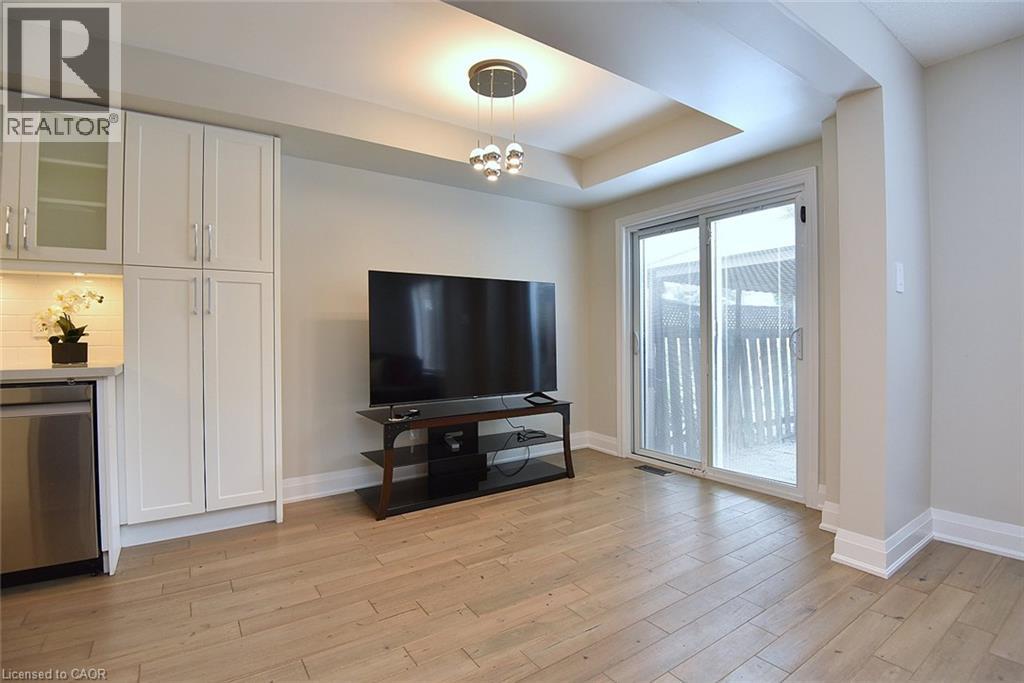 519 Southridge Drive, Hamilton, ON - Indoor Photo Showing Other Room