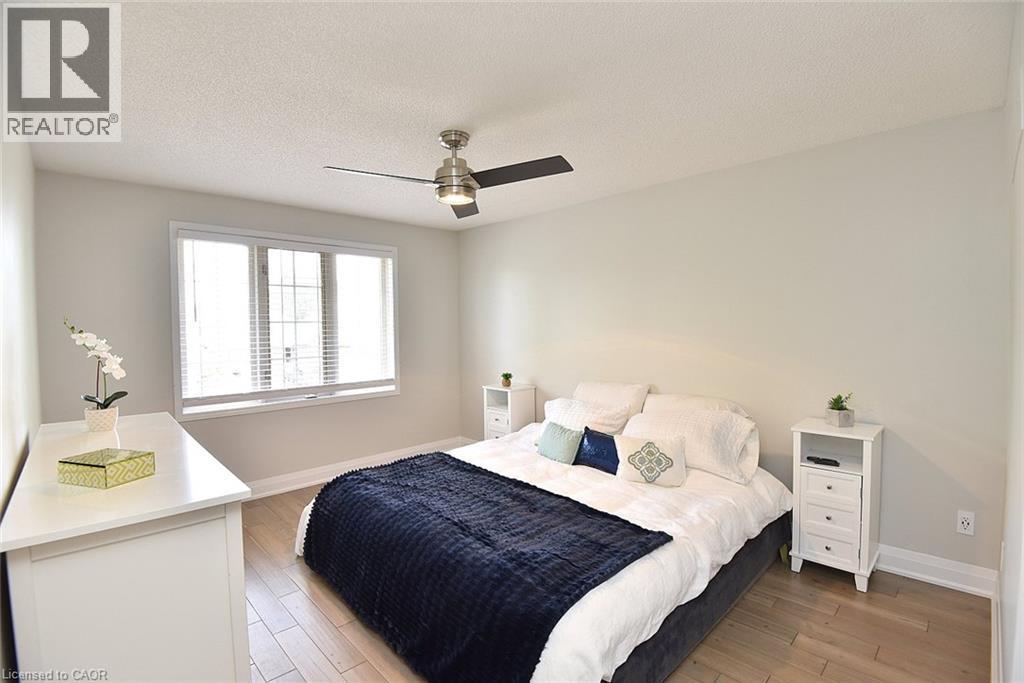 519 Southridge Drive, Hamilton, ON - Indoor Photo Showing Bedroom