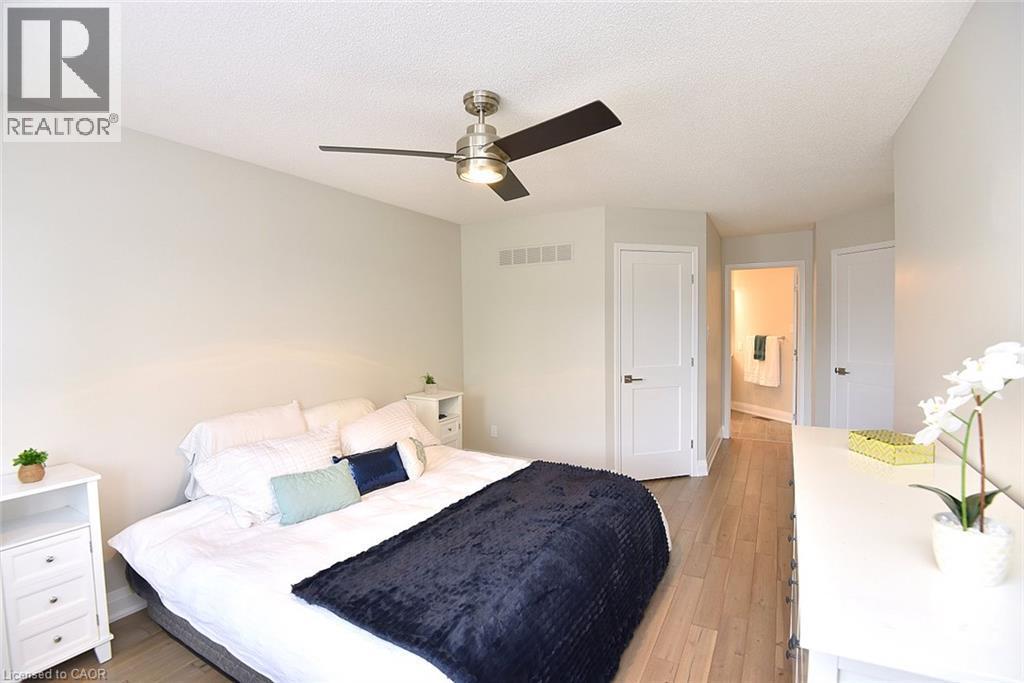 519 Southridge Drive, Hamilton, ON - Indoor Photo Showing Bedroom
