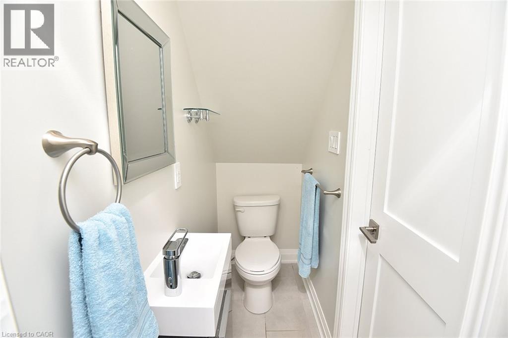519 Southridge Drive, Hamilton, ON - Indoor Photo Showing Bathroom