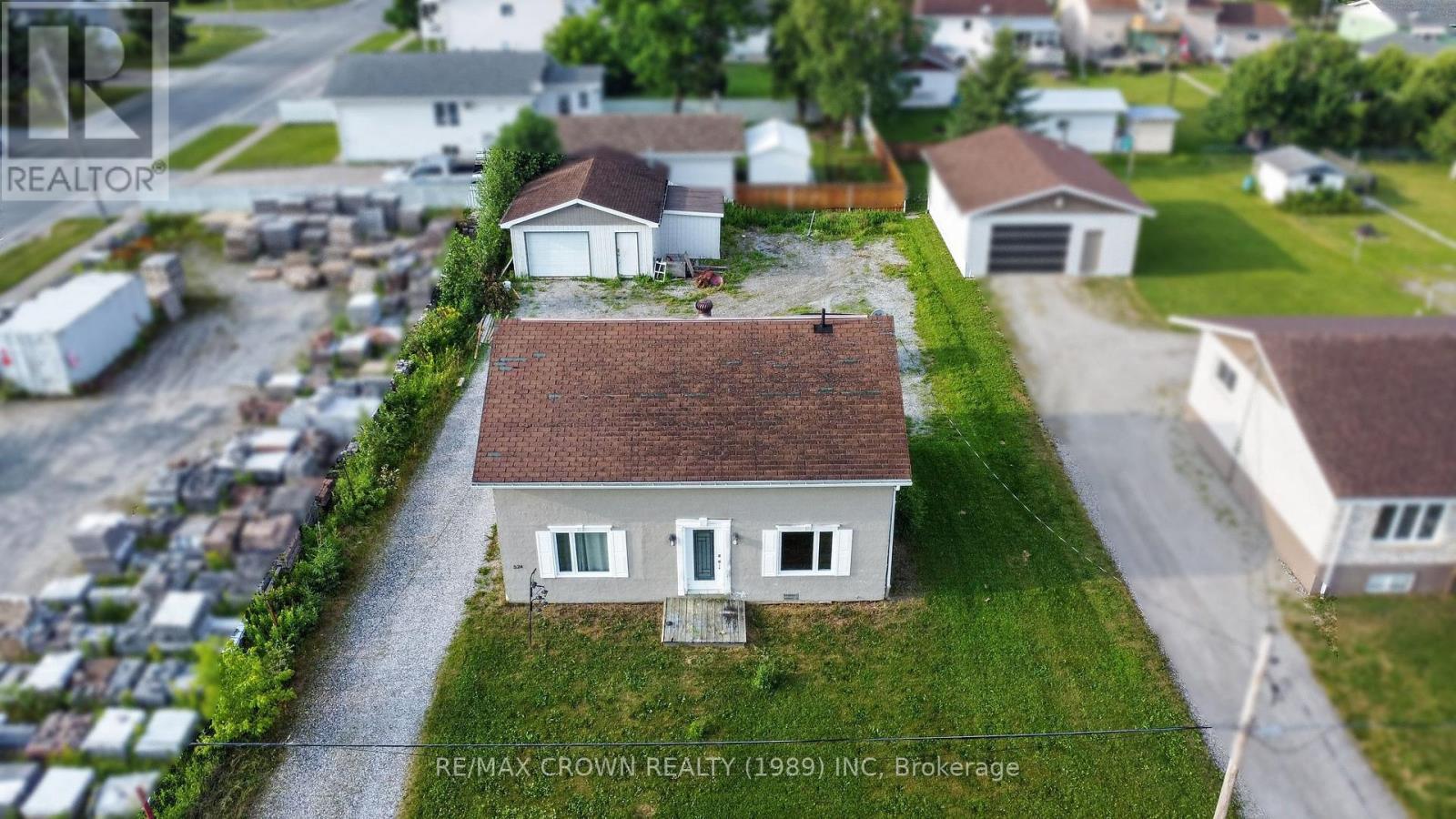 524 Kitchener Street, Hearst, ON - Outdoor