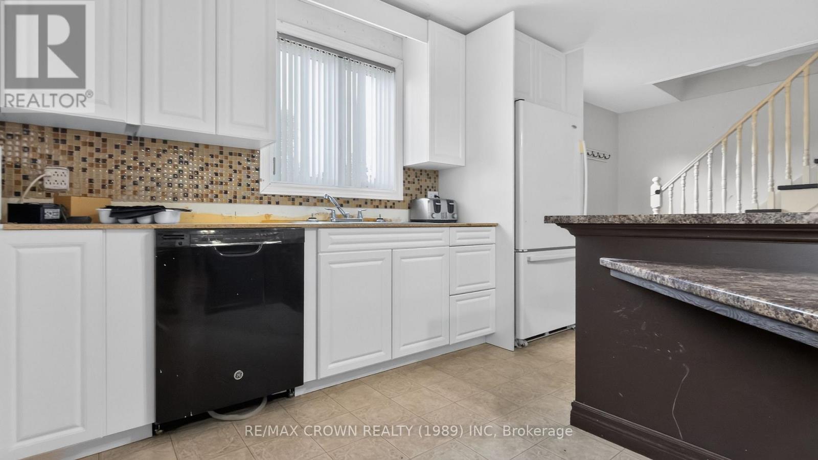 524 Kitchener Street, Hearst, ON - Indoor Photo Showing Kitchen