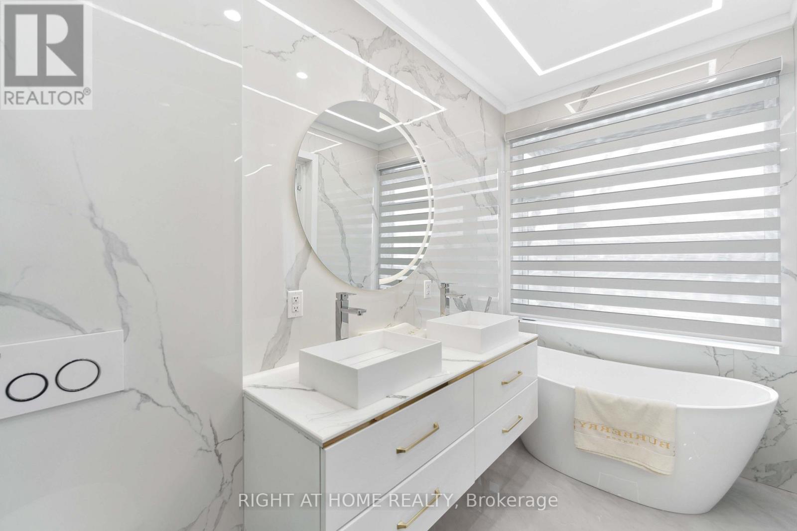 Primary Master Ensuite - 256 Northwestern Avenue, Ottawa, ON - Indoor Photo Showing Bathroom